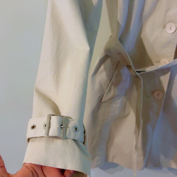 Elegant Beige Trench Coat with Belt – Size S – Brand New - Picture 2 of 3